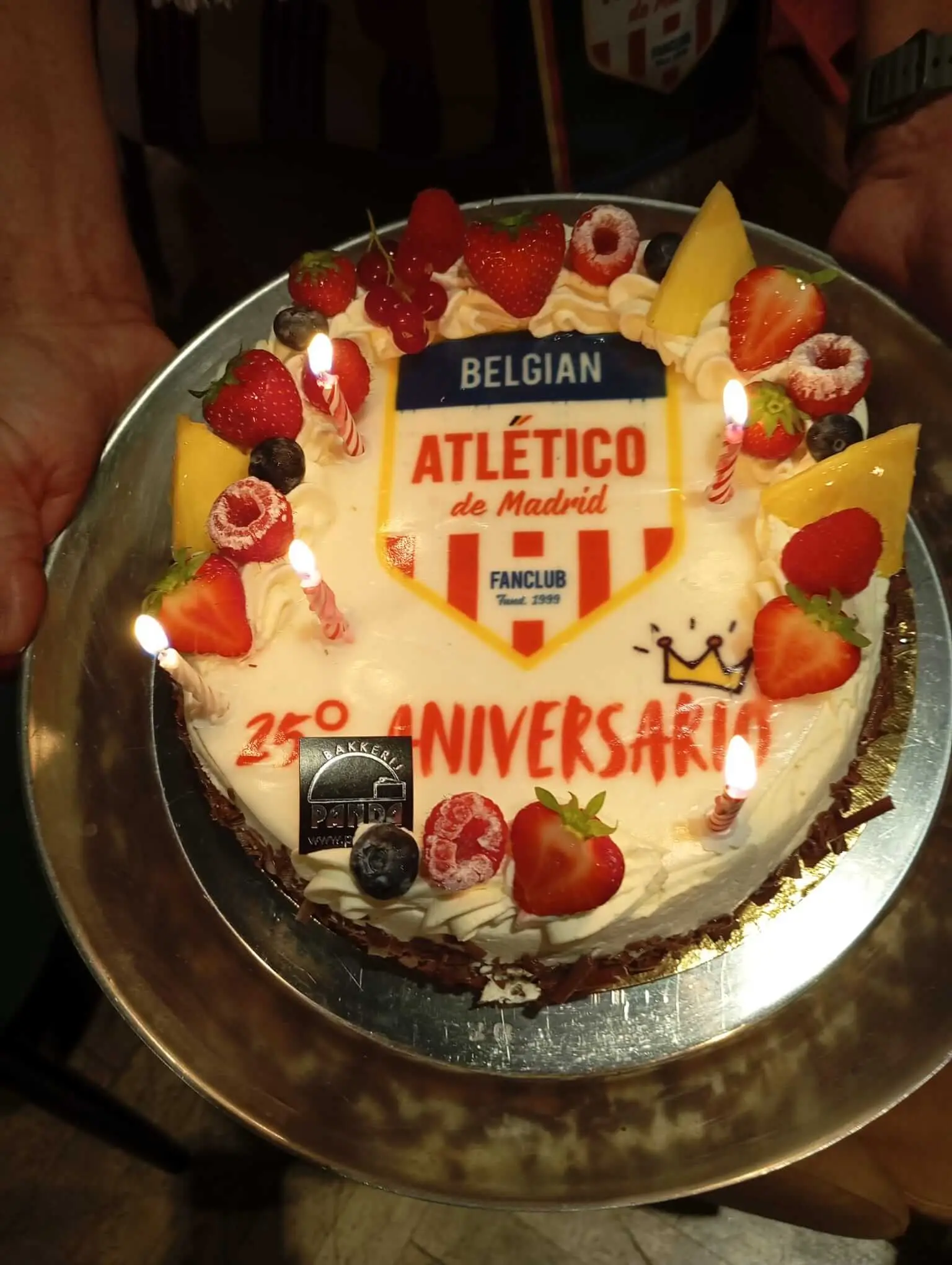 DER AUSLÄNDISCHE DOMINANT FEIERT EIN VIERTELJAHRHUNDERT